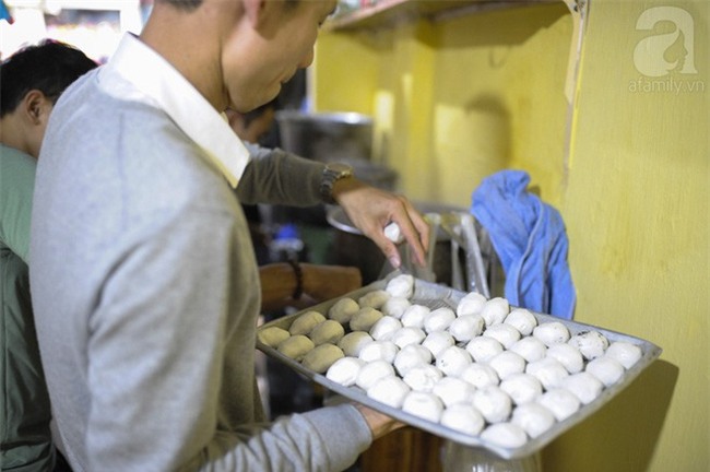 Bánh trôi tàu nhà bác Phạm Bằng mở lại: Đúng vị xưa và đã giảm ngọt hơn trước - Ảnh 11.