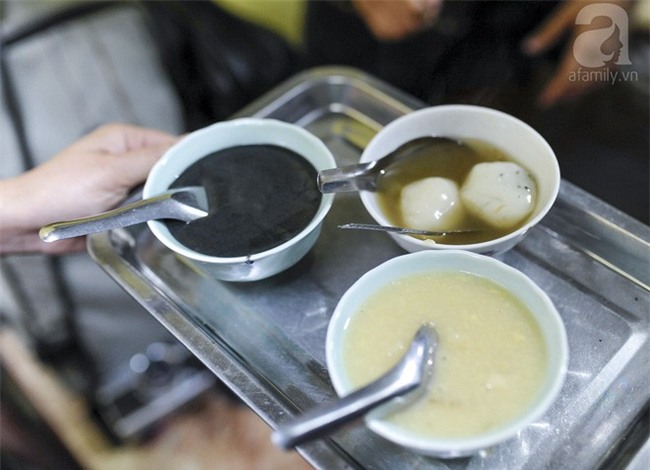 Bánh trôi tàu nhà bác Phạm Bằng mở lại: Đúng vị xưa và đã giảm ngọt hơn trước - Ảnh 12.
