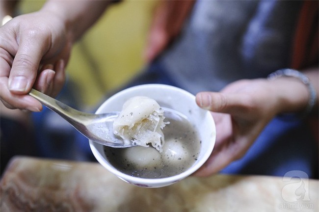 Bánh trôi tàu nhà bác Phạm Bằng mở lại: Đúng vị xưa và đã giảm ngọt hơn trước - Ảnh 16.