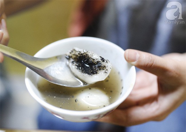 Bánh trôi tàu nhà bác Phạm Bằng mở lại: Đúng vị xưa và đã giảm ngọt hơn trước - Ảnh 15.