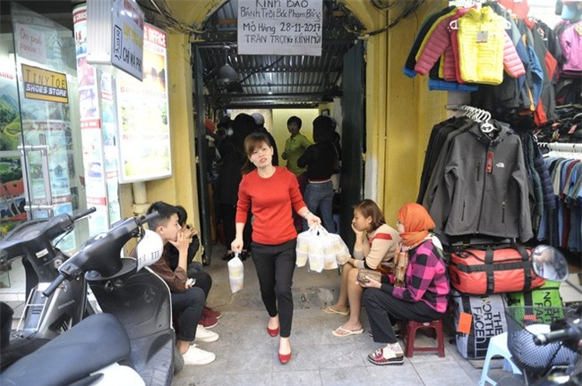 Bánh trôi tàu nhà bác Phạm Bằng mở lại: Đúng vị xưa và đã giảm ngọt hơn trước - Ảnh 19.