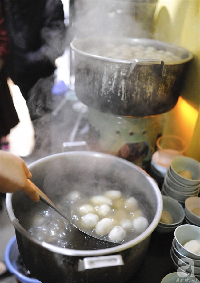 Bánh trôi tàu nhà bác Phạm Bằng mở lại: Đúng vị xưa và đã giảm ngọt hơn trước - Ảnh 9.