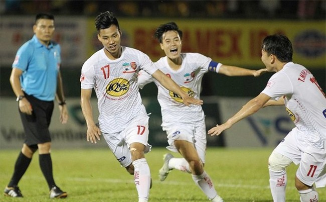 Quân bầu Đức mùa thứ 3 liên tiếp vô địch V-League về điều này