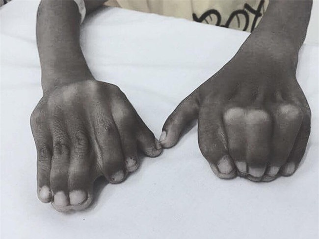 cau be “ech” 7 tuoi va uoc mo duoc den truong cam but viet chu - 1