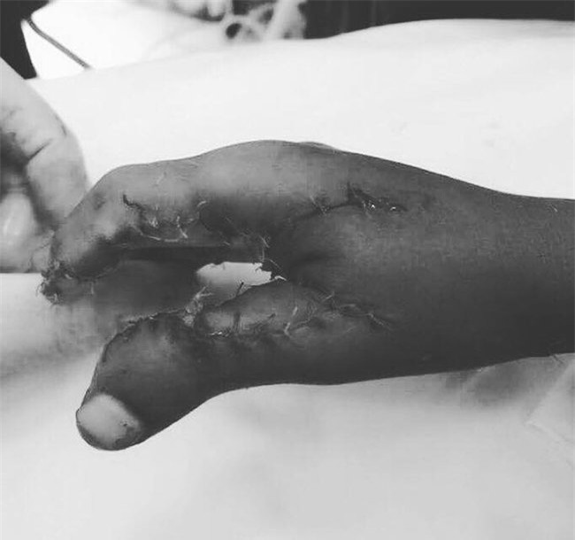 cau be “ech” 7 tuoi va uoc mo duoc den truong cam but viet chu - 4