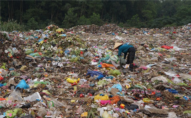 Ba ve chai va phut linh cam tim duoc be gai 20 ngay tuoi bi sat hai hinh anh 2