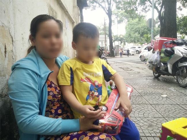 Mẹ của bé trai 5 tuổi bị bảo mẫu bạo hành ở Mầm Xanh: Cháu bị ám ảnh, liên tục khóc thét về đêm - Ảnh 8.