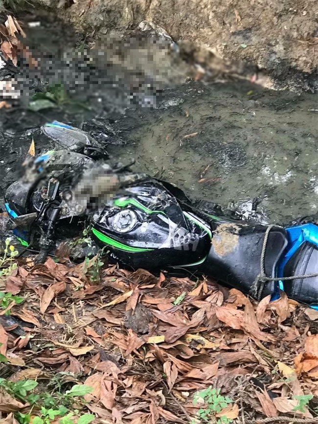 Chạy thử motor mới mua chưa lắp biển, nam thanh niên lao xuống mương gãy cả tay chân - Ảnh 2.