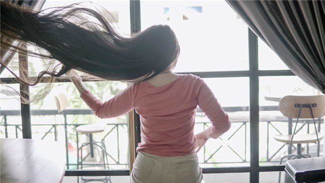 9X Sai Gon kiem chuc trieu moi thang nho co mai toc dai 2 m hinh anh 9