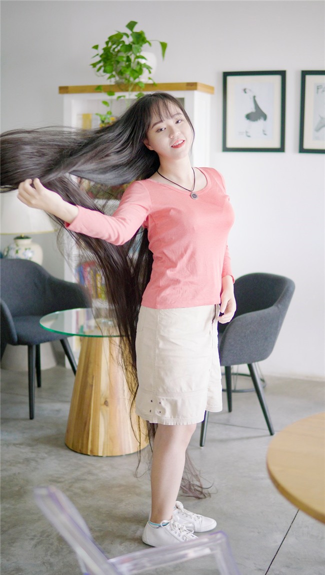 9X Sai Gon kiem chuc trieu moi thang nho co mai toc dai 2 m hinh anh 6