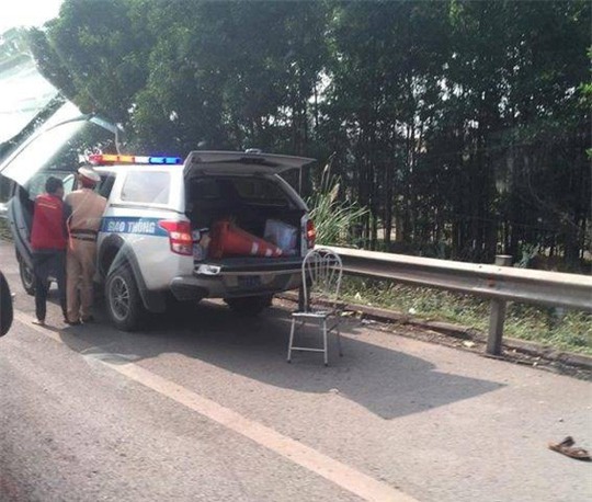 Vụ xe máy kẹp 3 tông CSGT: Chiến sĩ CSGT của C67 đã tử vong