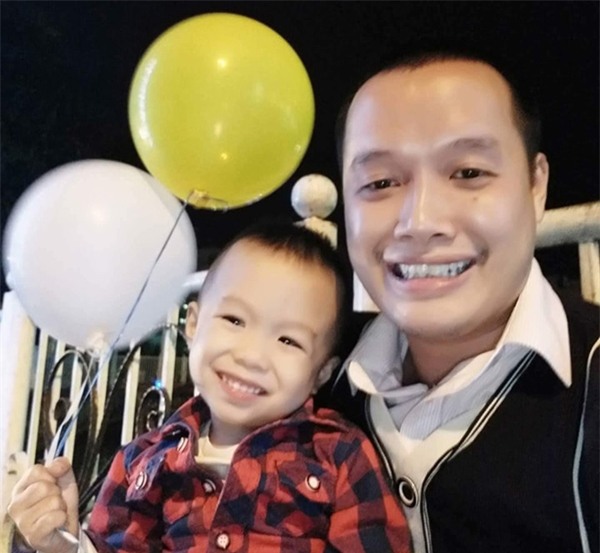 chi nang 28kg va nho nhu hoc sinh tieu hoc, ba me 8x van dung cam mang bau, sinh con - 7