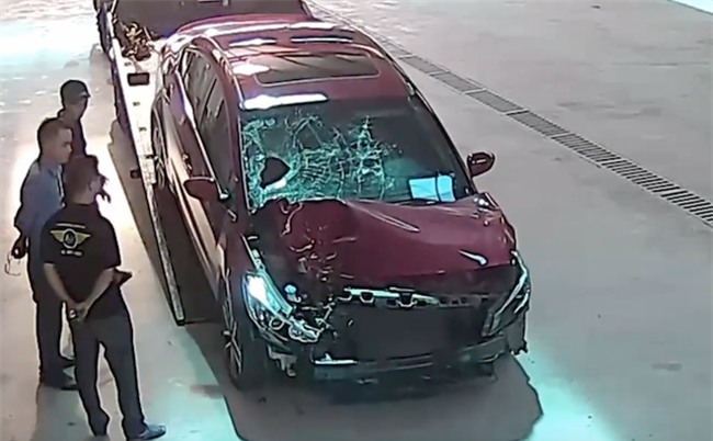 Cán bộ ngân hàng đâm chết người rồi bỏ trốn bị lộ diện qua camera