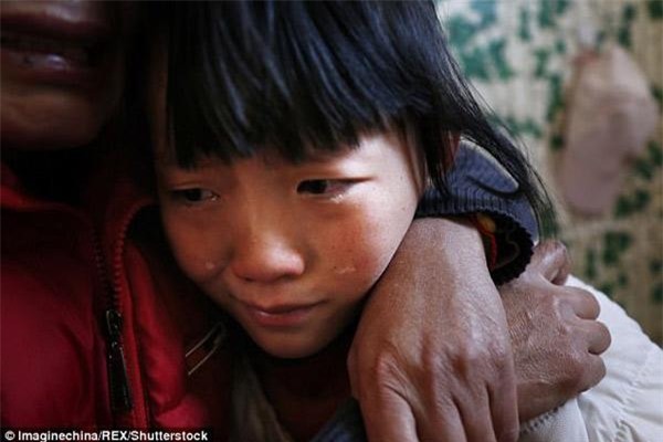 rot nuoc mat loi cau nguyen xin chet cua be gai: "hay de con di, bo me con anh chi" - 3