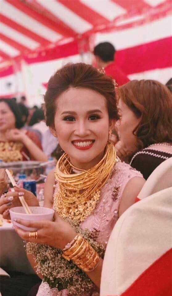 Cô dâu trong đám cưới tặng vàng 1 tỷ đồng tiết lộ chuyện tình 2 năm qua mai mối - Ảnh 3.