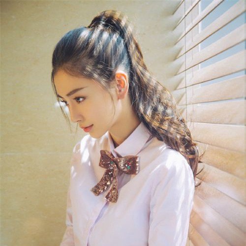 Được chàng đồng nghiệp săn đón ráo riết và quyết định sau cùng của cô gái trẻ đã có bạn trai - Ảnh 1.