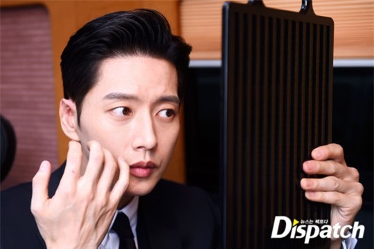 Ngoài Song Joong Ki, chị em còn ghen tỵ trước những làn da căng mịn không tỳ vết của các nam thần xứ Hàn nào nữa - Ảnh 10.