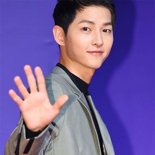 Ngoài Song Joong Ki, chị em còn ghen tỵ trước những làn da căng mịn không tỳ vết của các nam thần xứ Hàn nào nữa - Ảnh 3.
