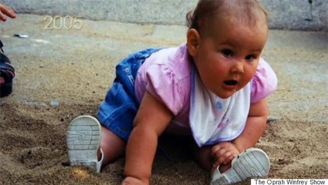 bi an can benh khien be gai khong biet cam giac dau don, tu choc tay lam mu mat - 1