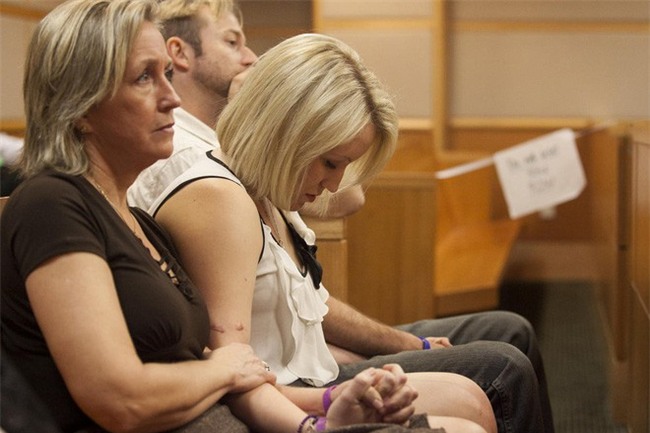 Cho bạn trai ôm lần cuối trước khi chia tay, cô gái xinh xắn đau đớn lãnh 32 nhát dao tưởng như đã bỏ mạng - Ảnh 13.