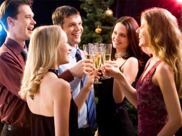 hi hung vi co ban gai xinh nhu hotgirl, anh chang tai mat khi khoe nguoi yeu voi ban - 2