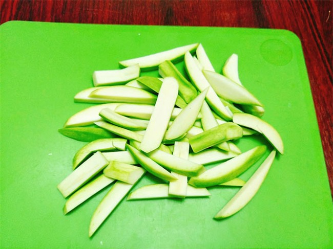 ua nuoc mieng voi xoai xanh ngam mam ot chua chua, gion gion hinh anh 4