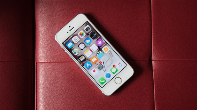 10 dien thoai gia re mua cuoi nam hinh anh 2