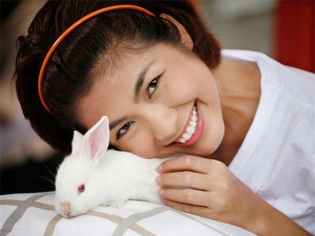 Đến thời gian cũng chào thua trước những “tường thành nhan sắc” này của V-biz! - Ảnh 1.