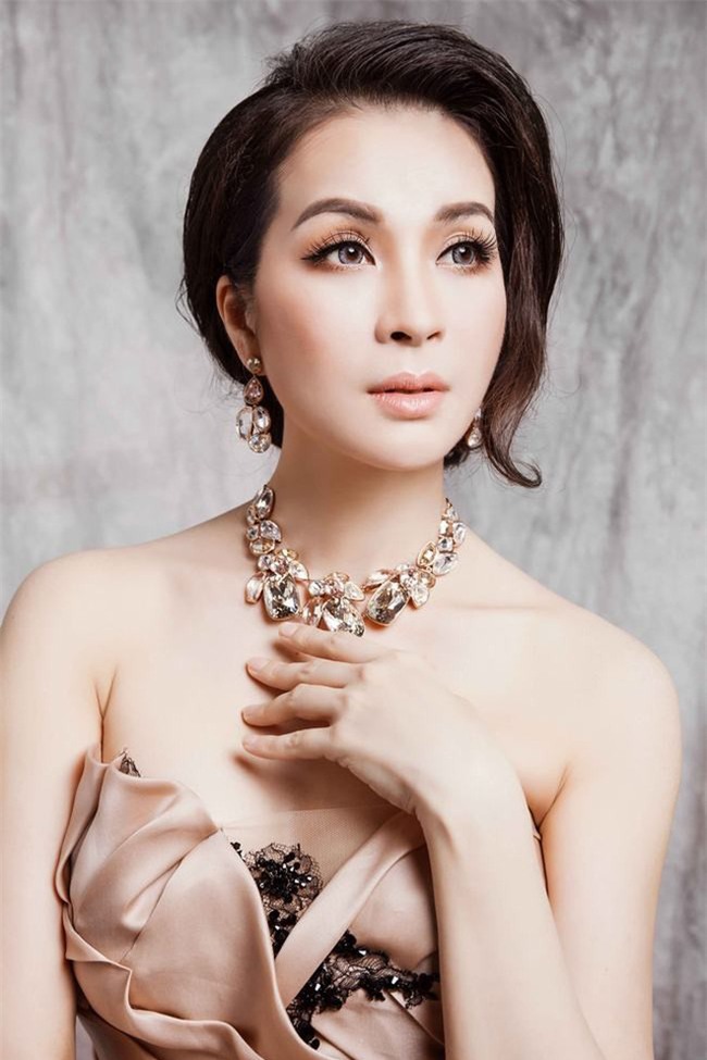 Đến thời gian cũng chào thua trước những “tường thành nhan sắc” này của V-biz! - Ảnh 13.