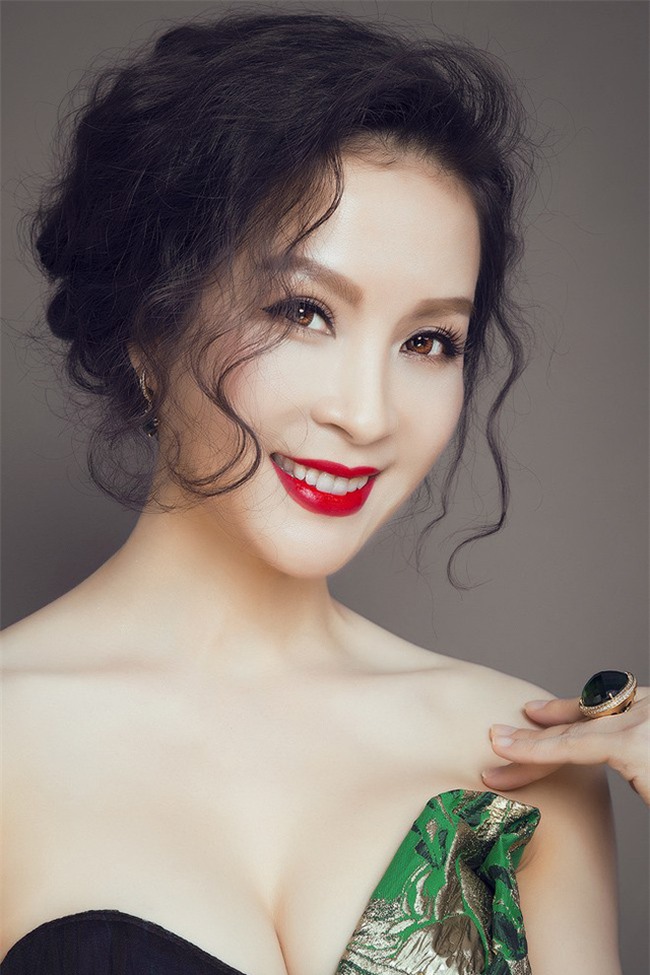 Đến thời gian cũng chào thua trước những “tường thành nhan sắc” này của V-biz! - Ảnh 13.