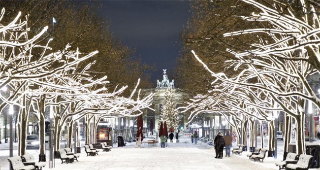 Ngất ngây với những hình ảnh tuyết rơi đẹp lung linh trên khắp thế giới - Ảnh 20.