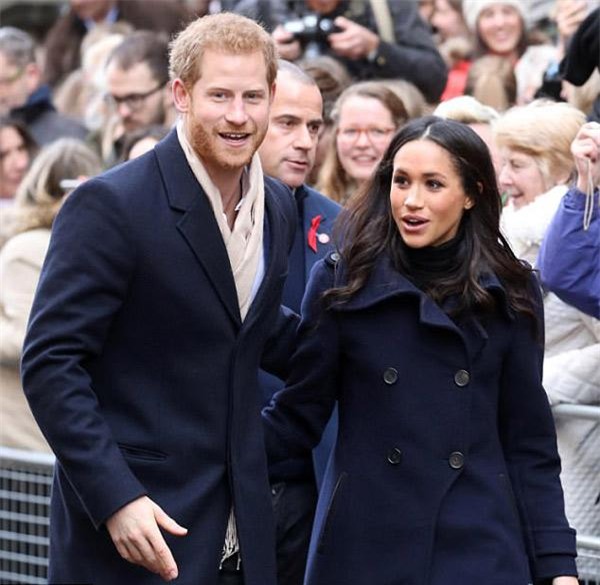 cach the hien tinh yeu muon "ca the gioi biet" cua cap doi dang hot nhat nuoc anh - 2