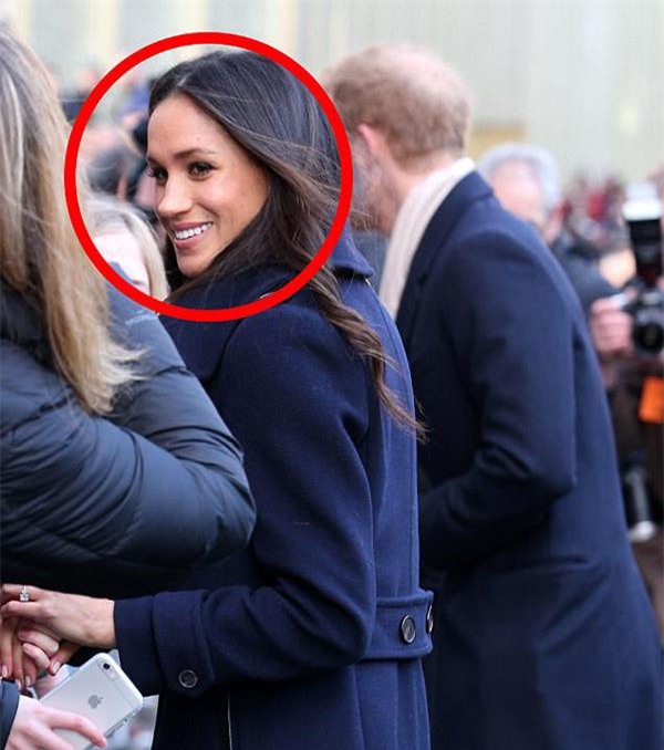 cach the hien tinh yeu muon "ca the gioi biet" cua cap doi dang hot nhat nuoc anh - 5