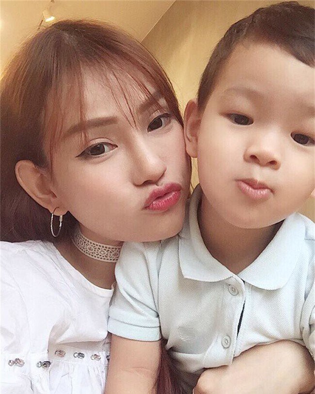 Thu Thủy chia sẻ hậu livestream tiết lộ chuyện ly hôn: Chỉ mong hai mẹ con không bị dồn đến đường cùng - Ảnh 1.