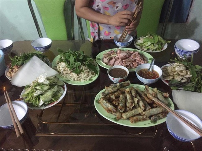 Chỉ còn hơn 60 ngày nữa là Tết, đã bao lâu chúng ta không về nhà ăn cơm? - Ảnh 1.