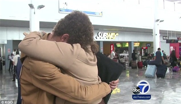 Con trai bị bố ruột bắt cóc khi mới 3 tuổi, 15 năm sau nhìn thấy bức ảnh này, mẹ run rẩy cả người - Ảnh 8.