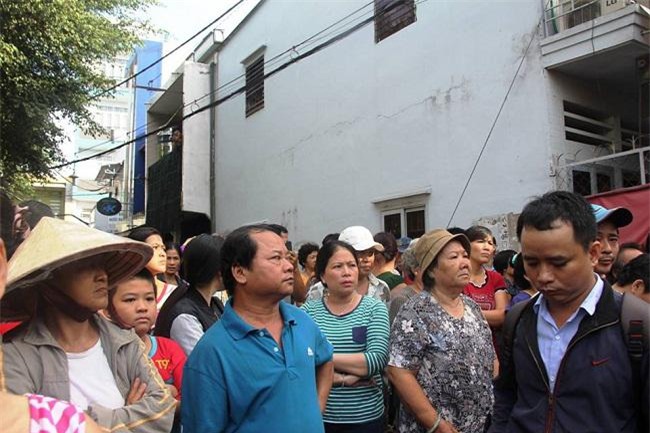 tp.hcm: nha boc chay nghi ngut luc rang sang, me va 2 con gai chet thuong tam - 3