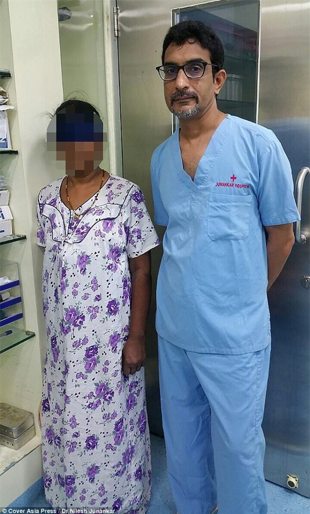 15 năm sau khi phá thai, bà mẹ sốc nặng khi phát hiện thứ này trong bụng - Ảnh 1.