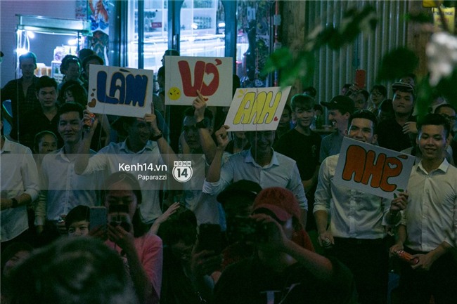 Clip: Chúng Huyền Thanh bất ngờ được bạn trai cầu hôn giữa phố Tây - Bùi Viện - Ảnh 10.