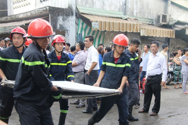 Vụ hỏa hoạn làm 3 mẹ con chết cháy: Người thân ngã quỵ, bật khóc nức nở tại hiện trường - Ảnh 5.