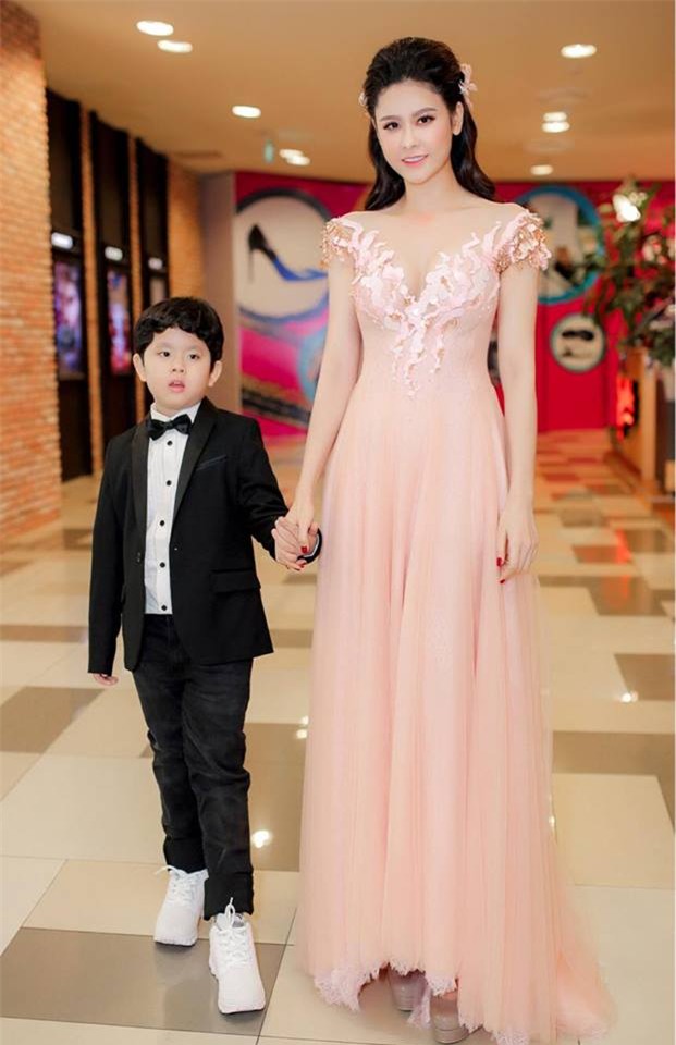 Gái một con Trương Quỳnh Anh và phong cách thời trang khiến mày râu mê đắm-6