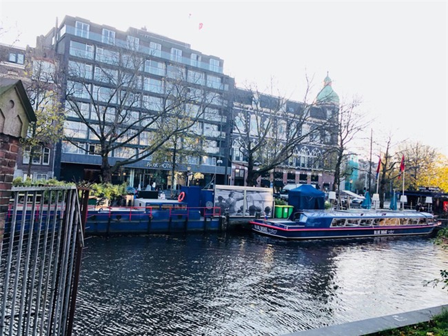 Cô nàng du học sinh bỏ lễ tốt nghiệp Thạc sỹ, phượt đủ 8 nước châu Âu trong một tháng