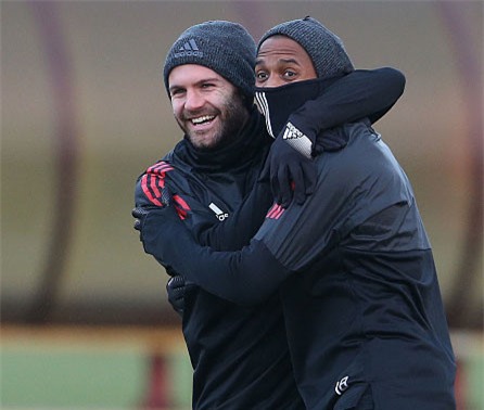 MU khong khang an, Pogba vang mat o tran gap Man City hinh anh 7