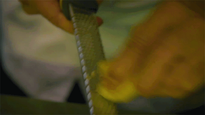 2 món phở đang khiến cộng đồng ẩm thực Sài Gòn sôi sục: Tô ngập thịt bò giá 2,3 triệu, tô sang chảnh với nguyên chú tôm hùm - Ảnh 7.