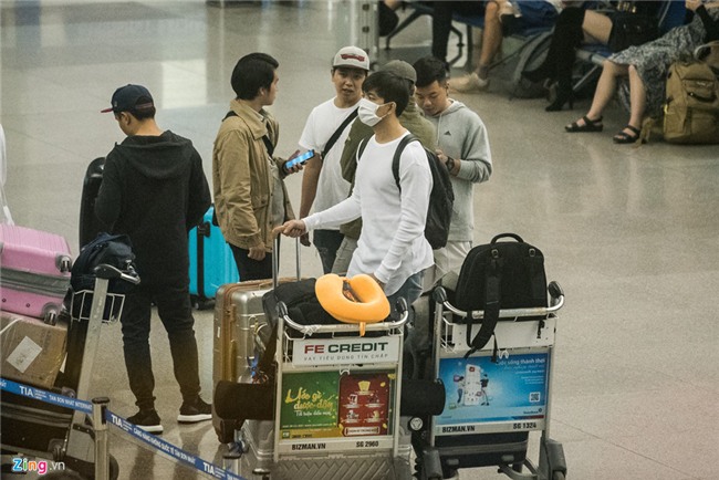 Giua bao scandal, Tim bit khau trang kin mit sang Han Quoc hinh anh 5