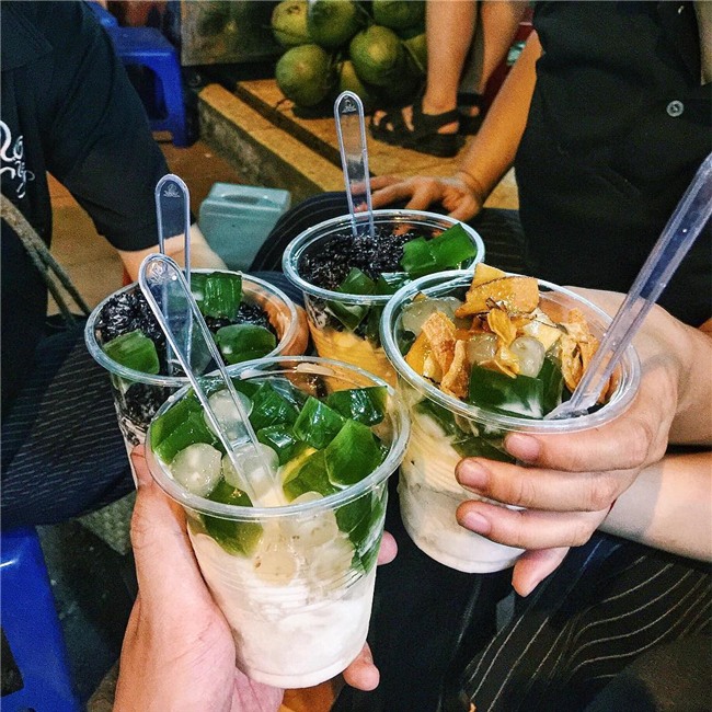 Chỉ là sữa chua thôi mà ở Hà Nội có đến 1.000 cách ăn hấp dẫn - Ảnh 5.