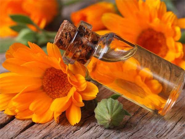 Đang đánh răng thấy chảy máu: Làm những điều sau để hết chảy máu chân răng - Ảnh 2.