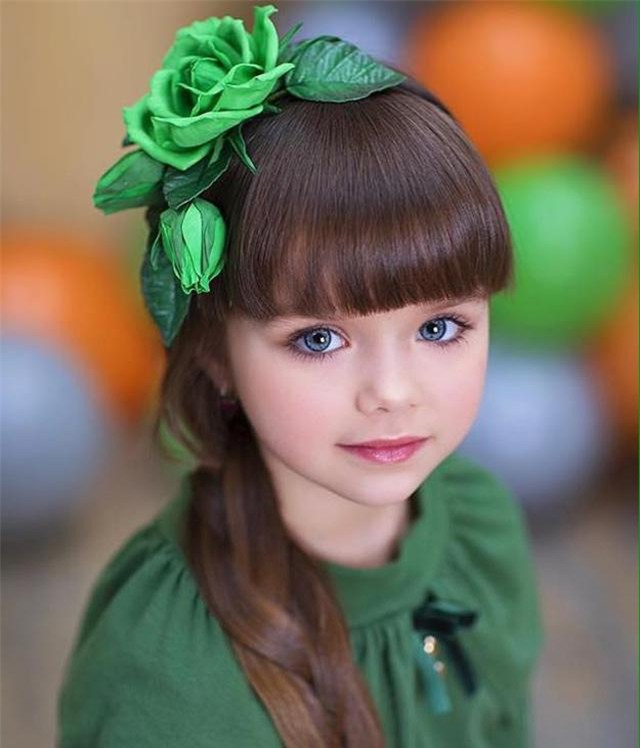 ve dep hut hon cua be gai giong het bup be, duoc ca ngoi "xinh dep nhat the gioi" - 1