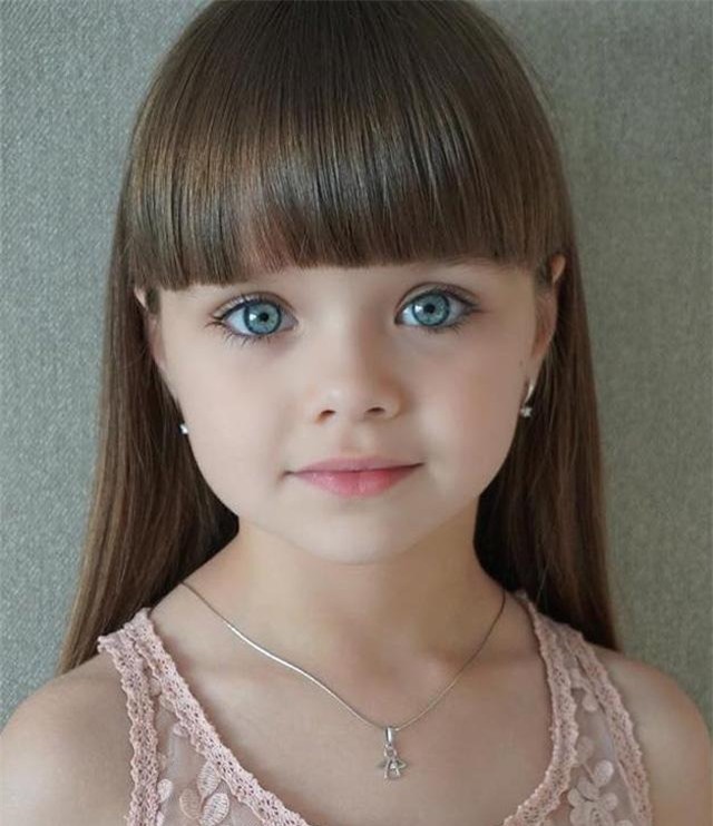 ve dep hut hon cua be gai giong het bup be, duoc ca ngoi "xinh dep nhat the gioi" - 13