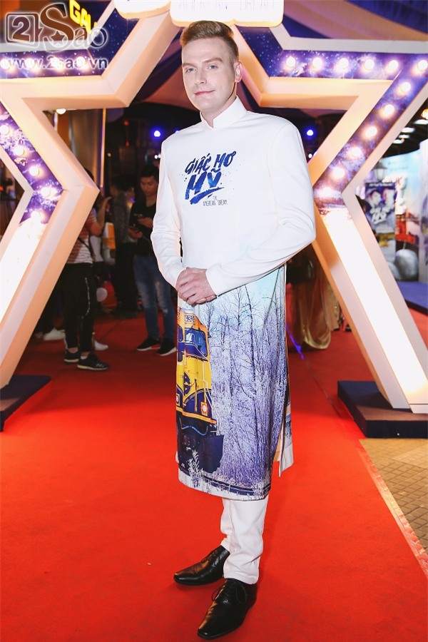 Giữa tâm bão ngoại tình, Bình Minh vẫn vui vẻ đi ra mắt phim mới-5